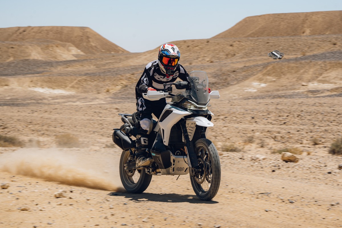 רכיבה ראשונה: CFMOTO 1000MT-X — תמונה 1